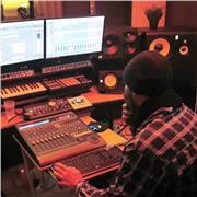 Musicien professionnel, spécialisé dans le beatmaking , nominé aux grammys awards 2021, donne cours de composition, mixage et mastering ...Tous niveaux ..